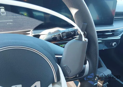 2025 Kia K5 Lxs z USA, uszkodzony, nr VIN KNAG24J71S5286861